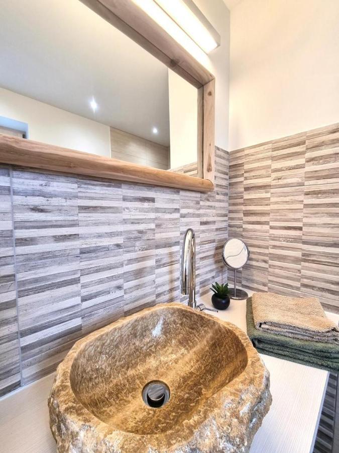 Bed and Breakfast La Cle Des Chaumes Boisset-les-Montrond Екстер'єр фото