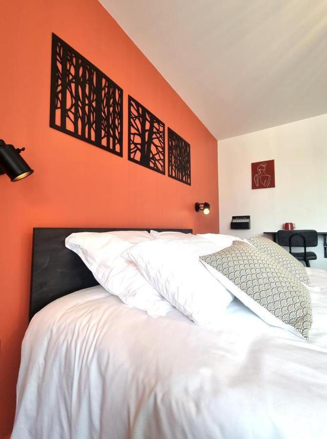 Bed and Breakfast La Cle Des Chaumes Boisset-les-Montrond Екстер'єр фото